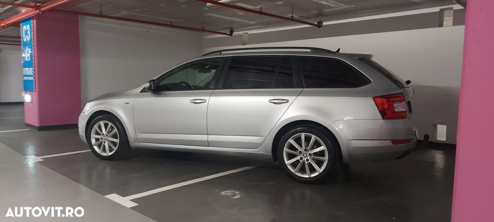 Skoda Octavia 2.0 TDI STYLE DSG - 7