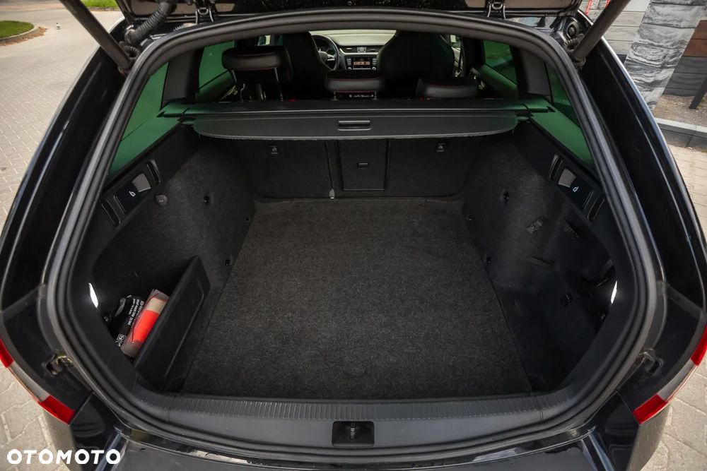 Skoda Octavia 2.0 TDI DSG RS - 20