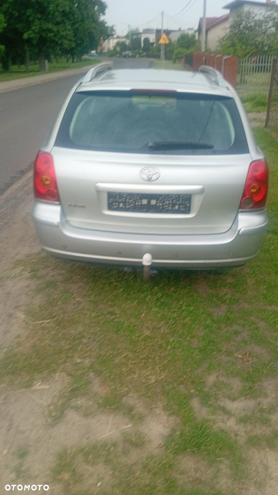 Toyota Avensis 2.0 D-4D - 6