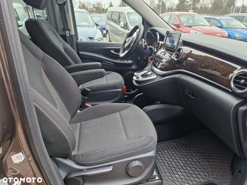 Mercedes-Benz Klasa V - 32