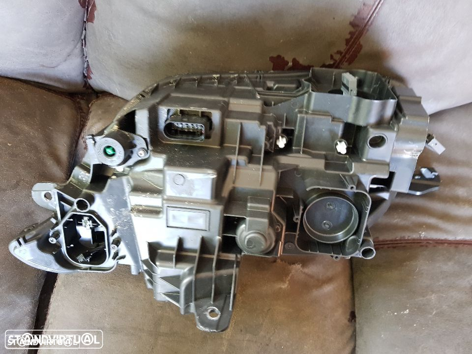 Farol full Led Volvo XC90 lado direito - 4