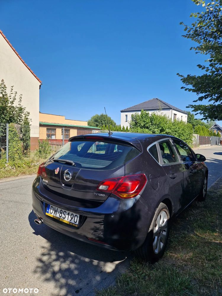 Opel Astra 1.6 T Cosmo - 9