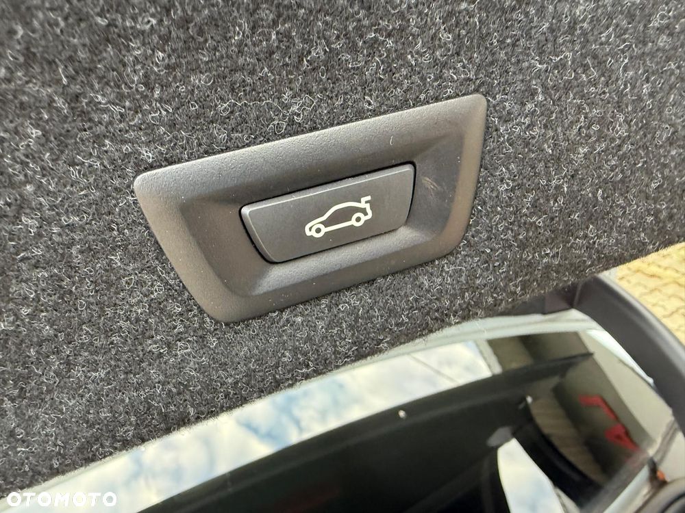 BMW Seria 3 320d xDrive - 25