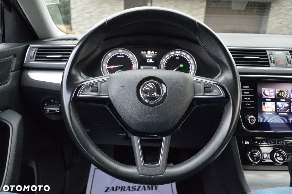 Skoda Superb 2.0 TDI SCR Sportline DSG - 31