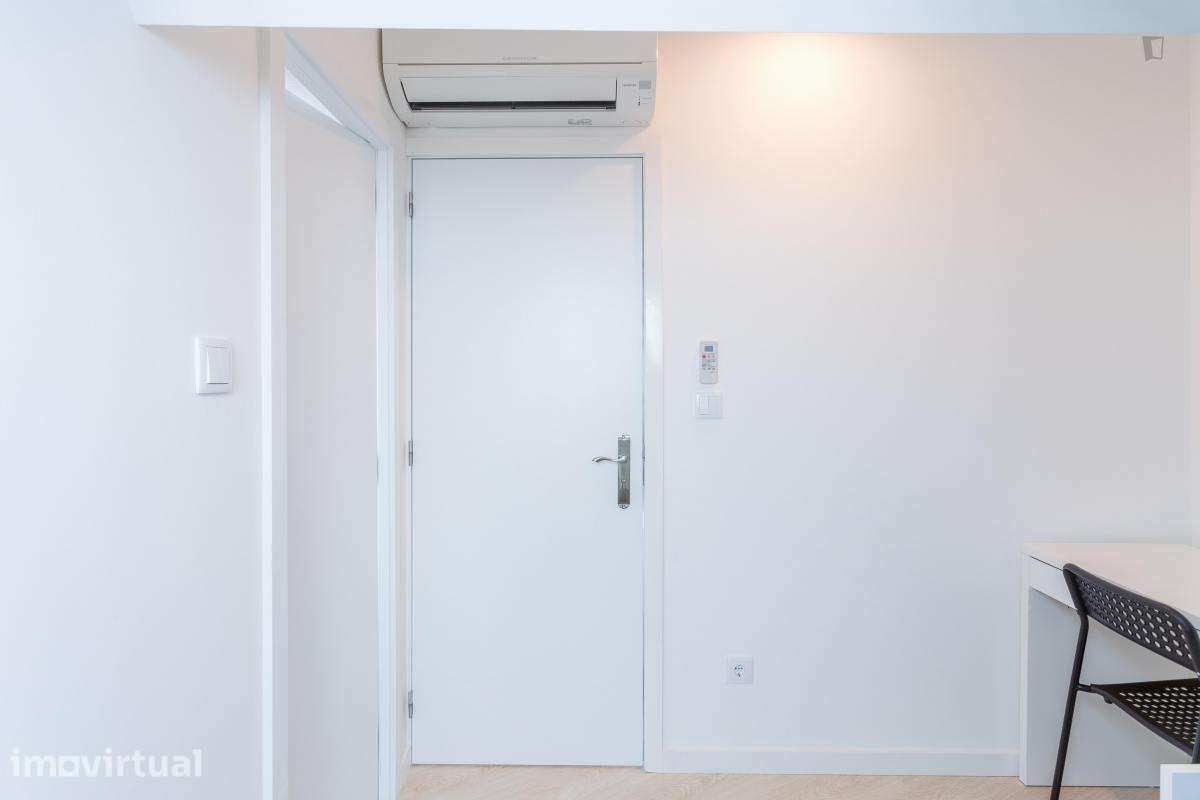 Quarto - localizado em Rio Tinto Porto - Grande imagem: 4/52