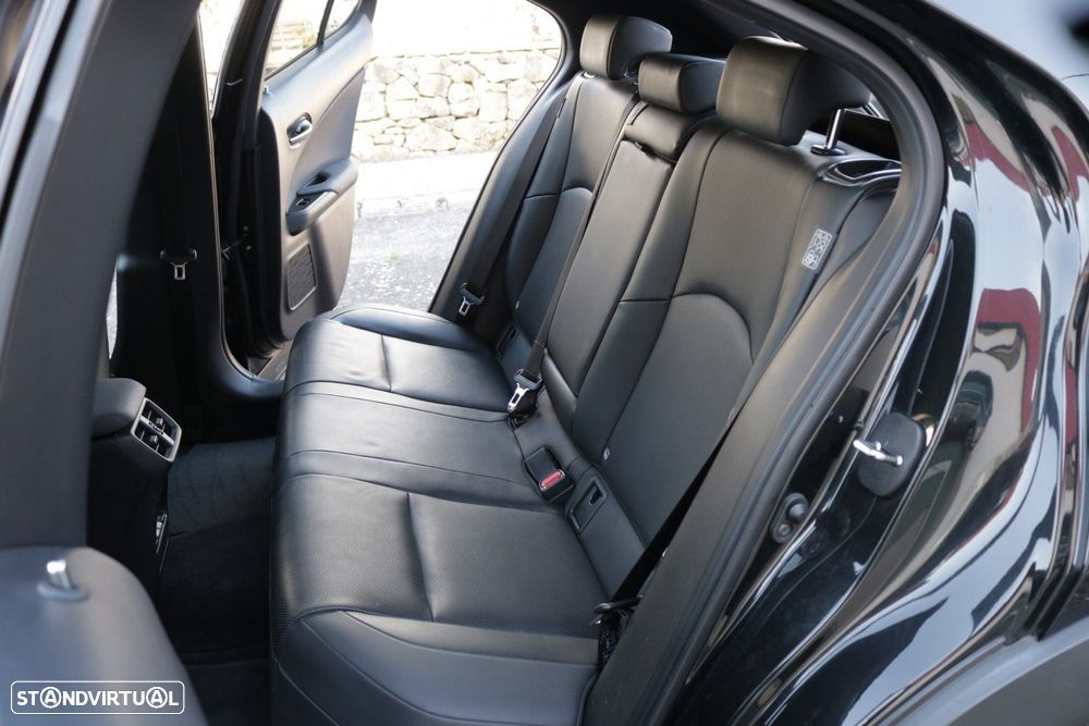 Lexus UX 300e Premium - 26
