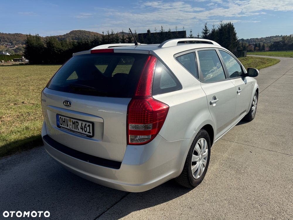 Kia Ceed 2011 photo 5