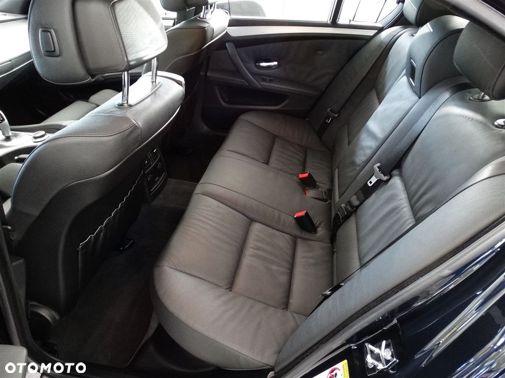 BMW Seria 5 530i - 29