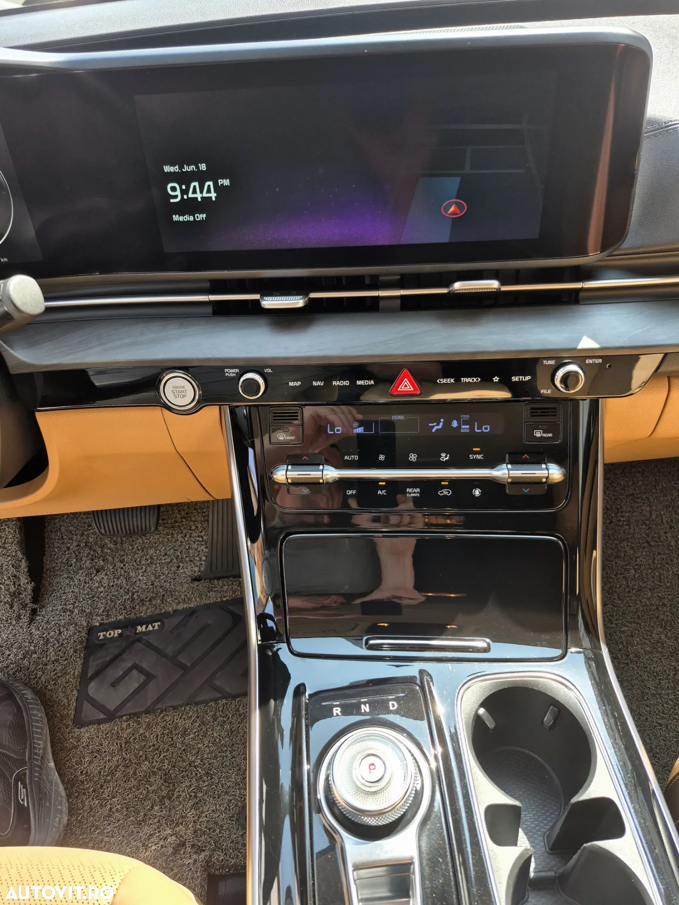 Kia Carnival - 10