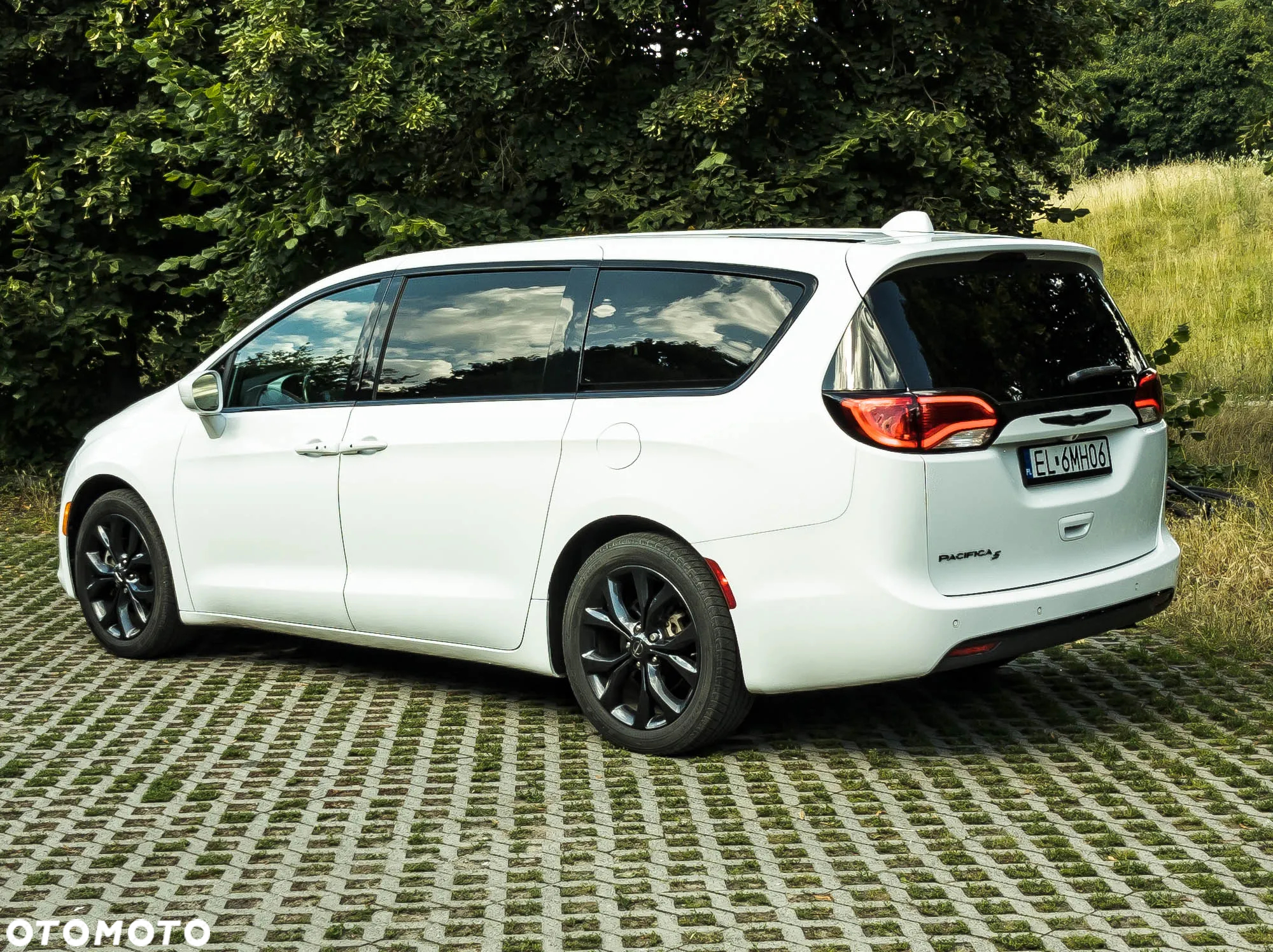 Chrysler Pacifica - 9