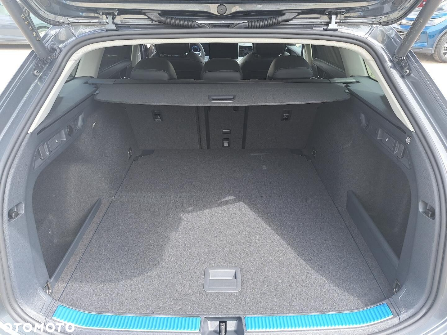 Volkswagen Passat - 17