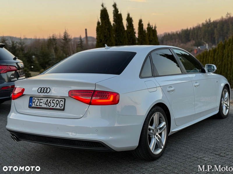 Audi A4 Limousine - 14