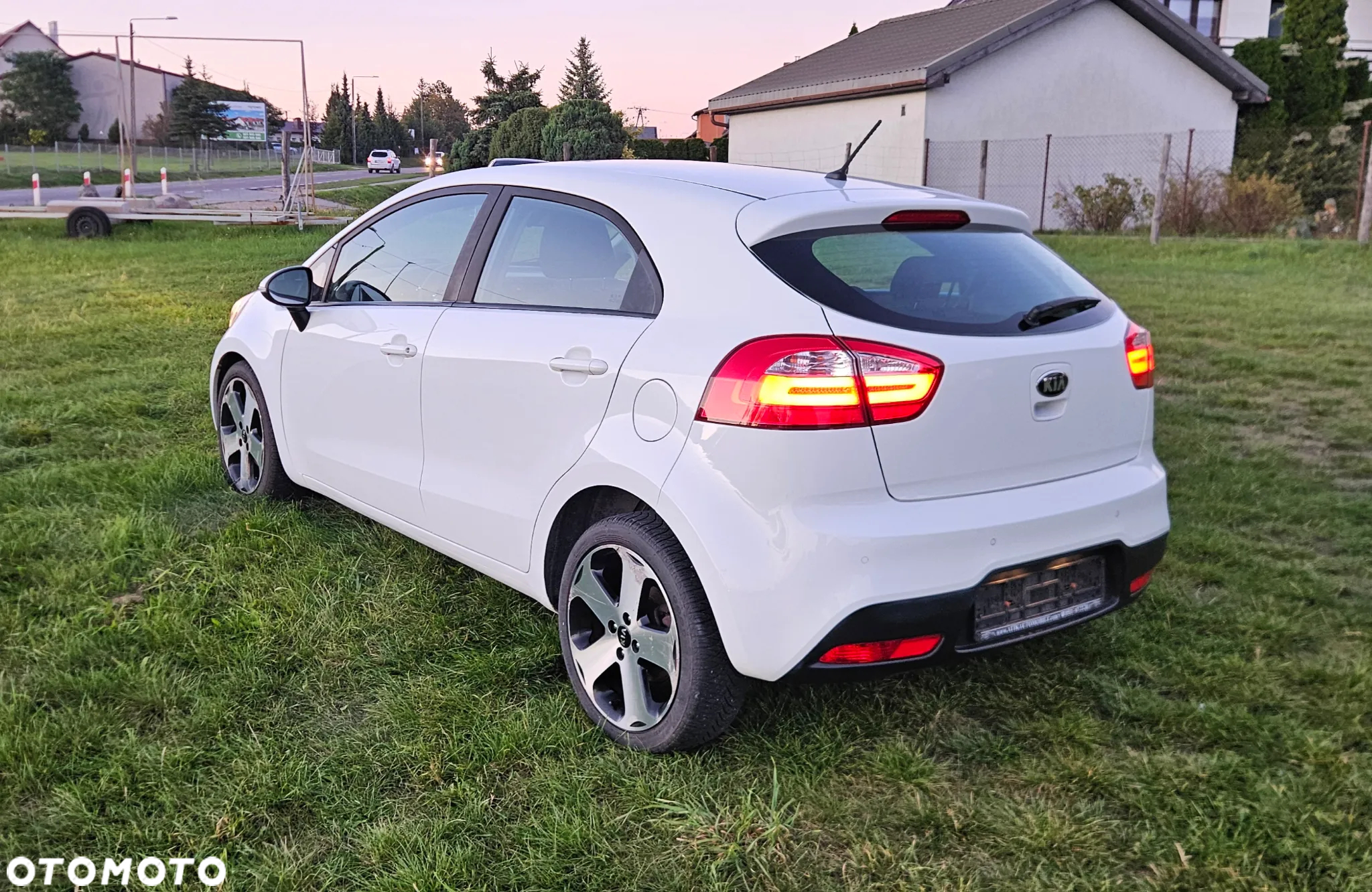 Kia Rio 1.4 CRDI Fifa World Cup Edition - 3