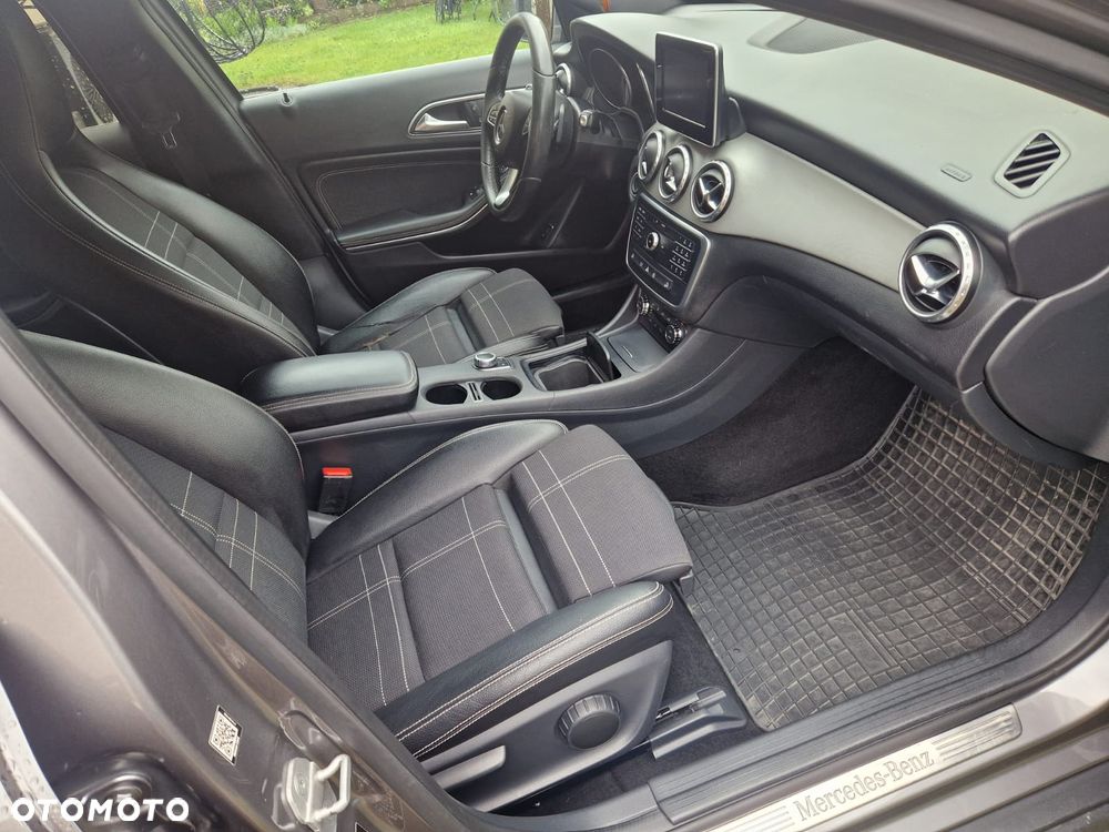 Mercedes-Benz GLA 220 d 4Matic 7G-DCT - 3