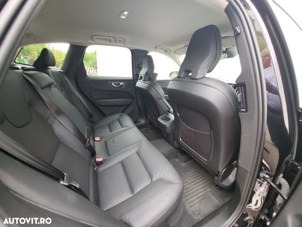 Volvo XC 60 B5 AT AWD MHEV Plus Dark - 13