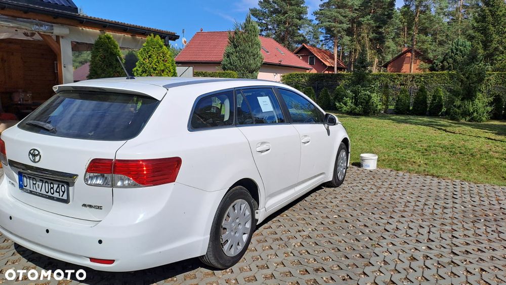 Toyota Avensis - 4