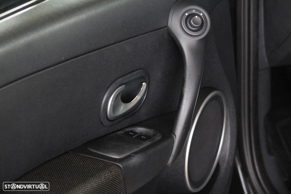 Renault Clio 1.2 16V Rip Curl II - 21