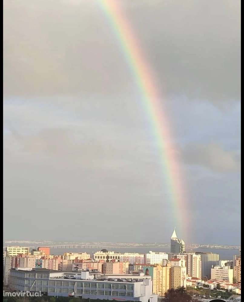 Oportunidade T1 nos Olivais com vista rio _Ideal para Investimento ou - Grande imagem: 3/9