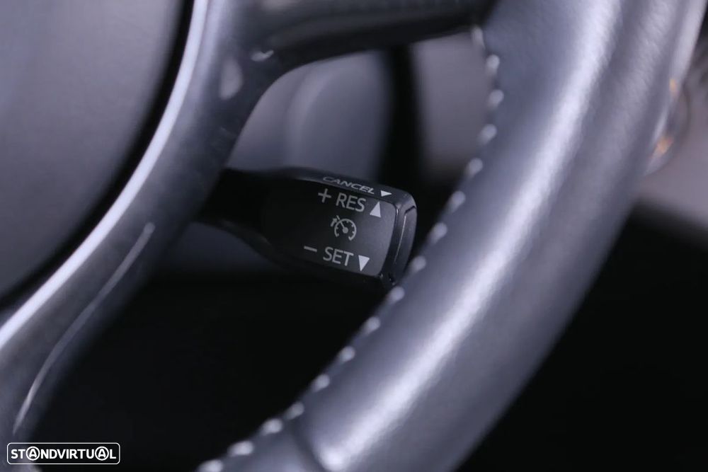 Toyota Yaris 1.0 VVT-i 20 Anos - 11