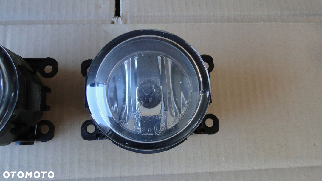OPEL AGILA B SUZUKI SPLASH SWIFT HALOGEN LEWY PRAWY PRZÓD EUROPA - 3