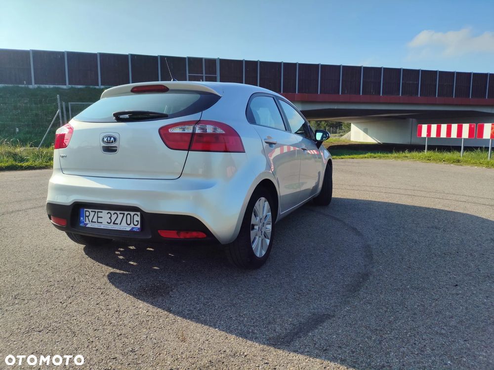 Kia Rio 1.4 L - 7