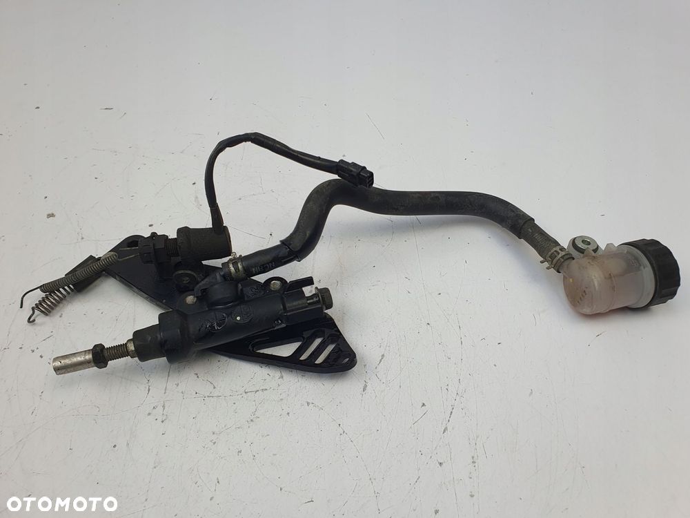 POMPKA HAMULCA TYLNEGO TYŁ Yamaha XSR 700 XSR700 15-22 mocowanie pompki - 8