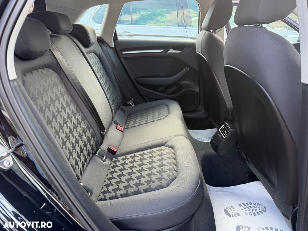 Audi A3 1.6 TDI Attraction - 8