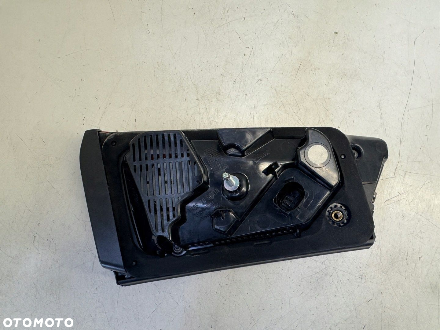 AUDI A6 C7 KOMBI LIFT LAMPA PRAWY TYŁ W KLAPĘ LED 6 PIN - 11