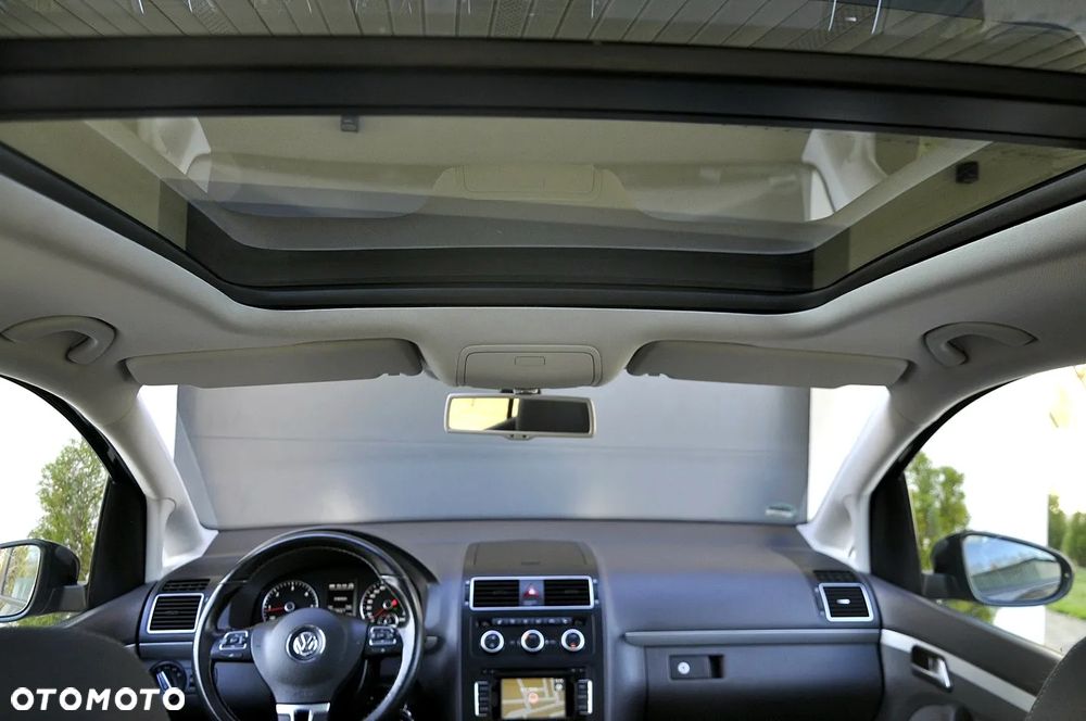 Volkswagen Touran - 27