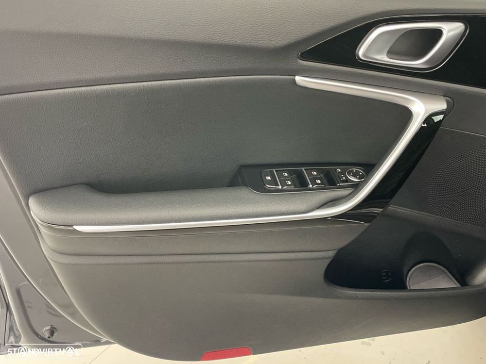 Kia XCeed 1.6 GDi PHEV Drive - 16