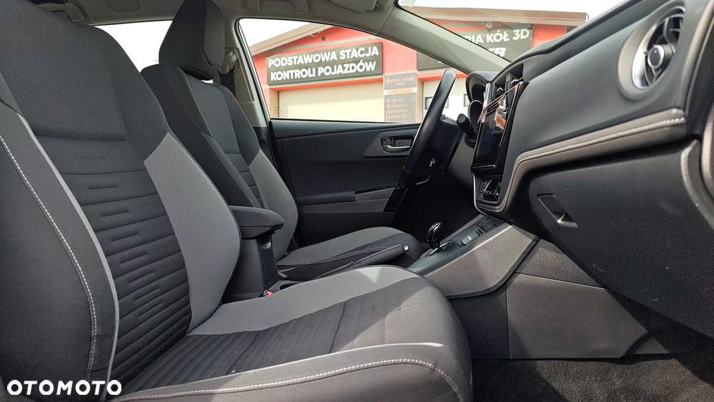 Toyota Auris 1.8 HSD Luna - 35