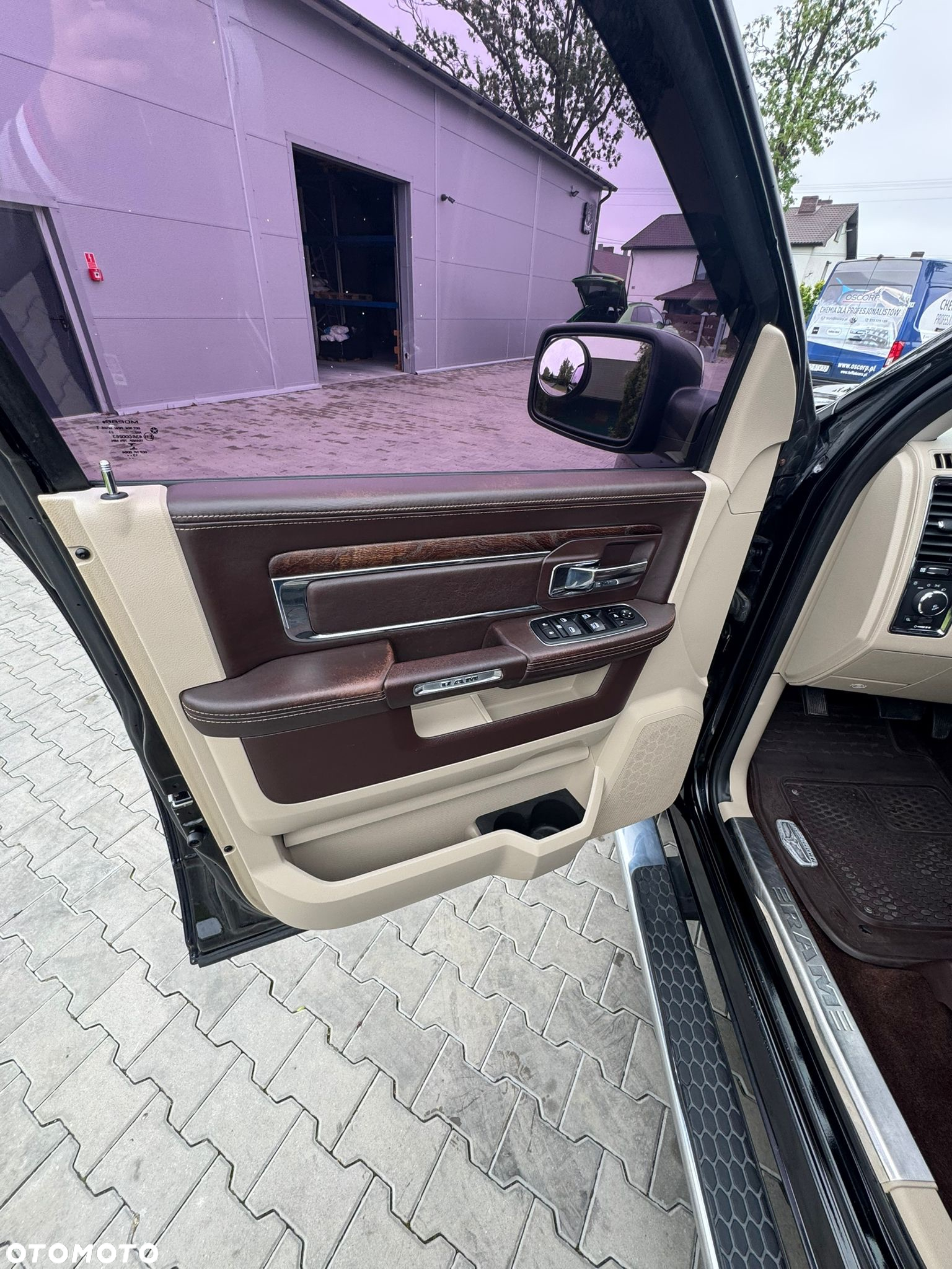 Dodge RAM 1500 5.7 4x4 - 8