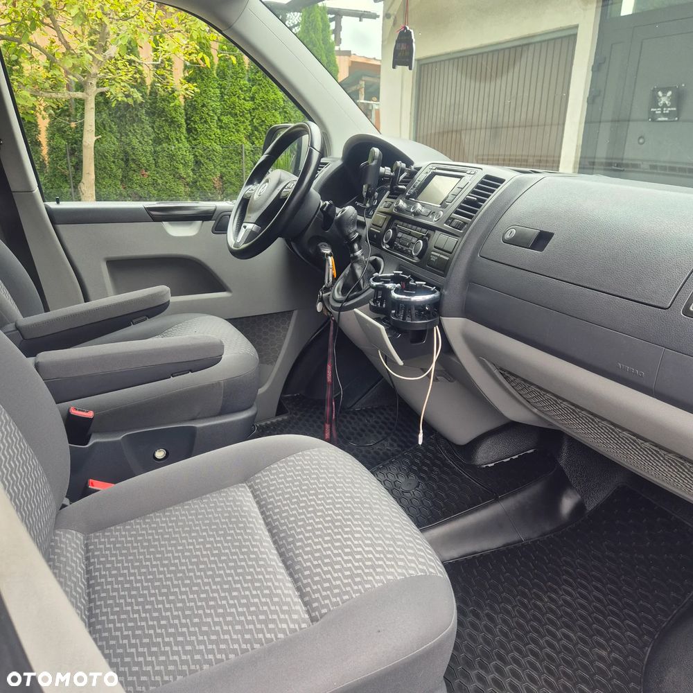 Volkswagen Caravelle - 6