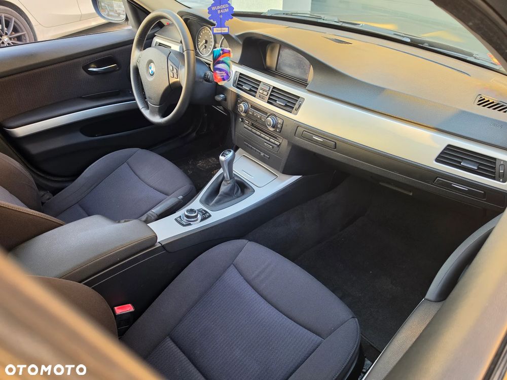 BMW Seria 3 318d - 5