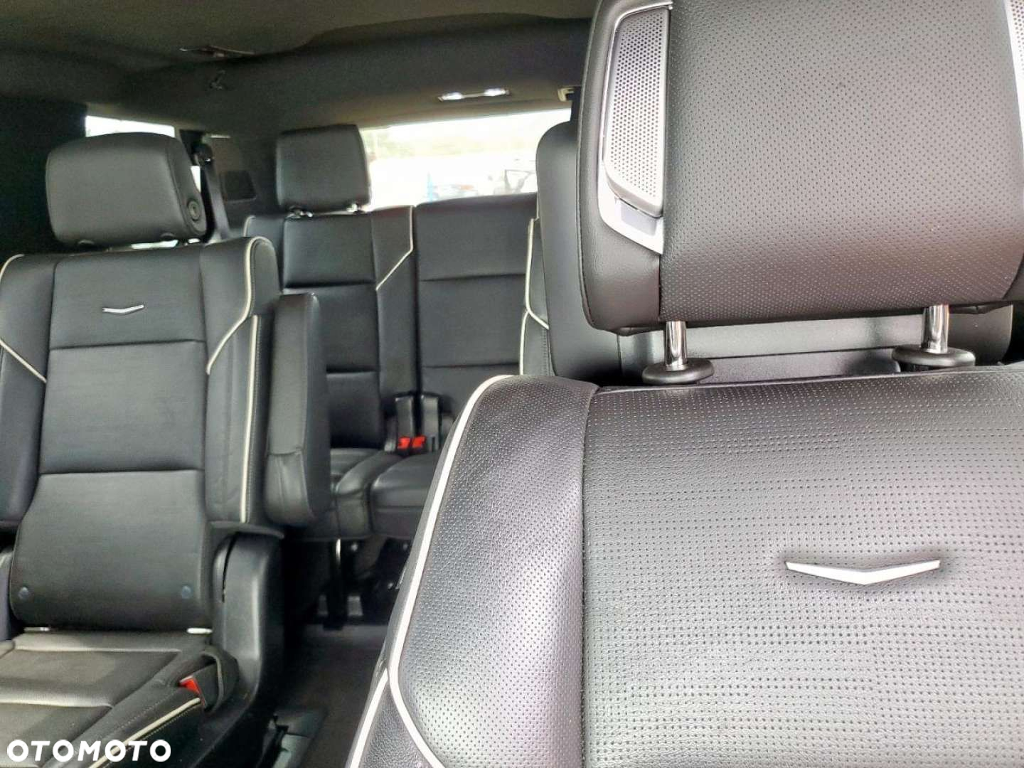 Cadillac Escalade - 11