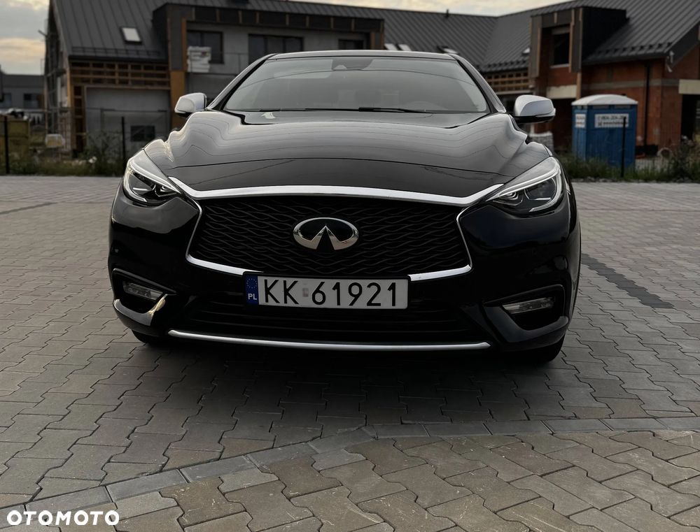 Infiniti Q30 2.2d City Black Edition AWD 7DCT - 7