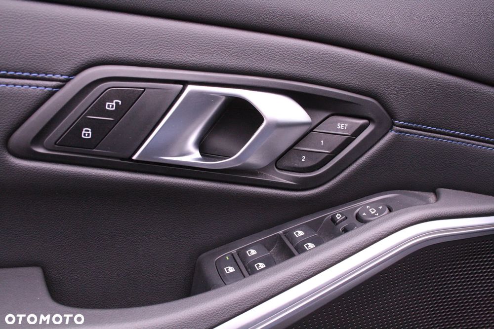 BMW Seria 3 320d xDrive M Sport sport - 11