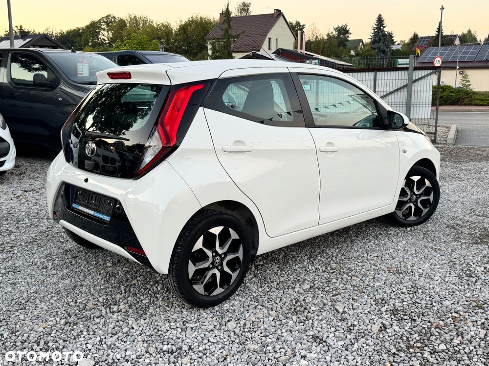 Toyota Aygo x.shift x-play connect - 13