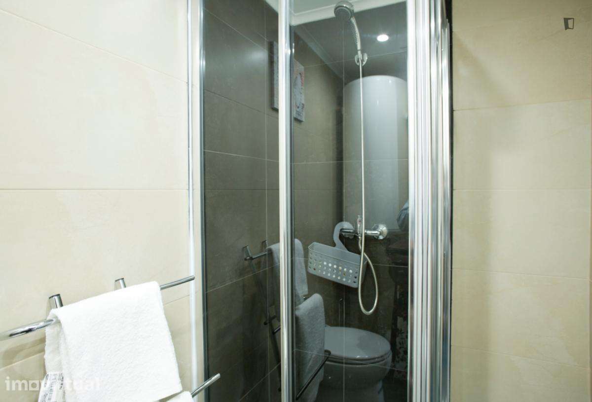 Quarto - localizado em Chelas Lisbon - Grande imagem: 5/11