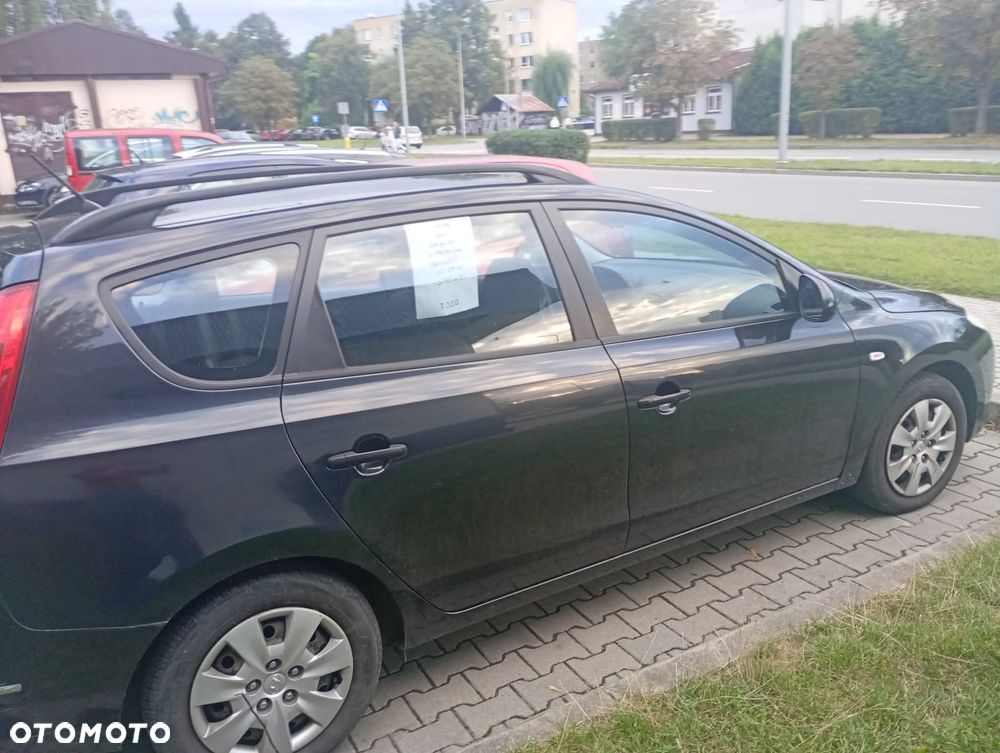 Hyundai i30 1.6 CRDi Base - 3
