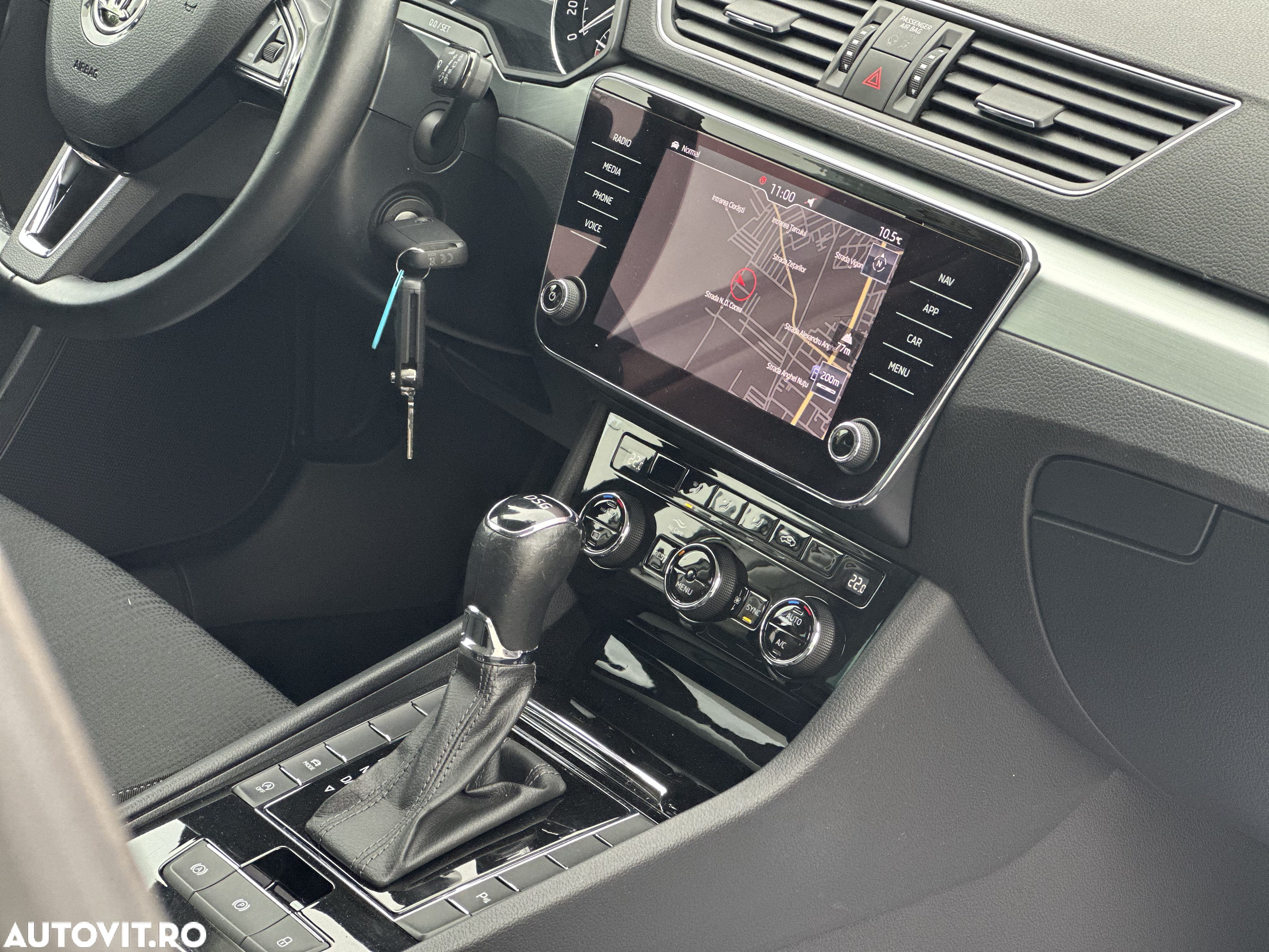 Skoda Superb Combi 2.0 TDI DSG Ambition - 3