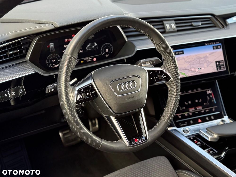 Audi Q8 Sportback e-tron - 10