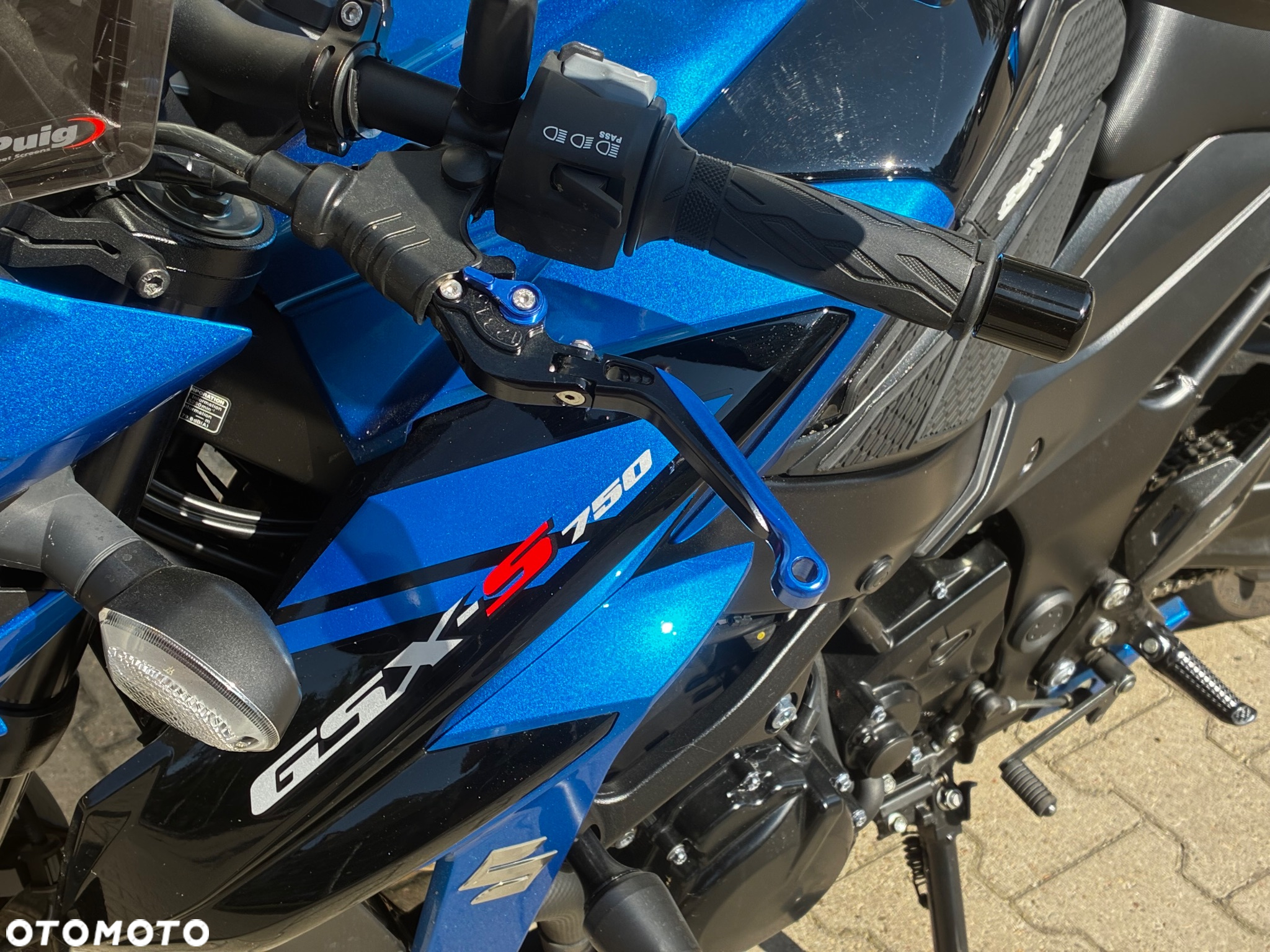 Suzuki GSX - 3