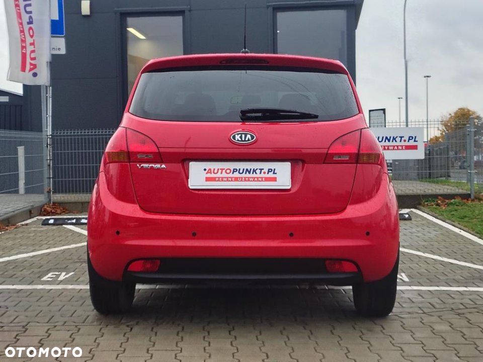 Kia Venga - 5