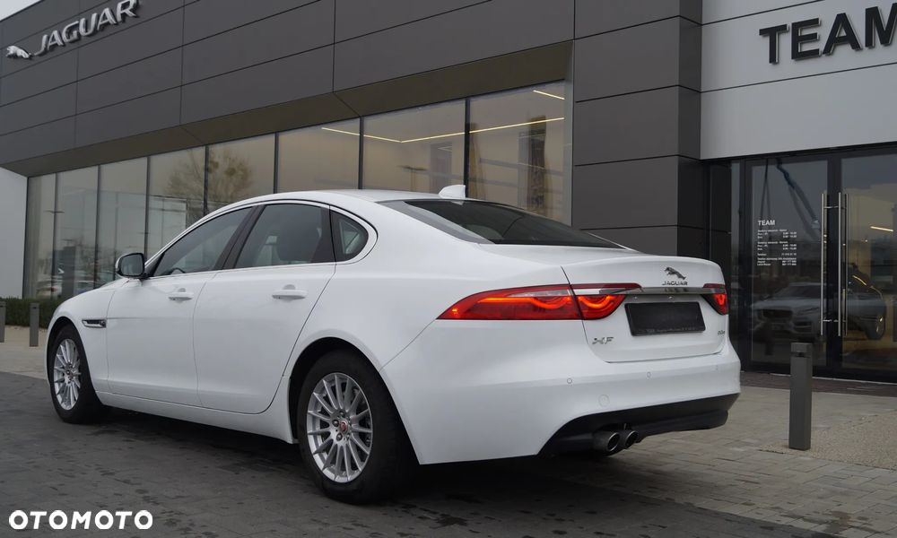 Jaguar XF 2.0 i4D AWD Prestige - 13
