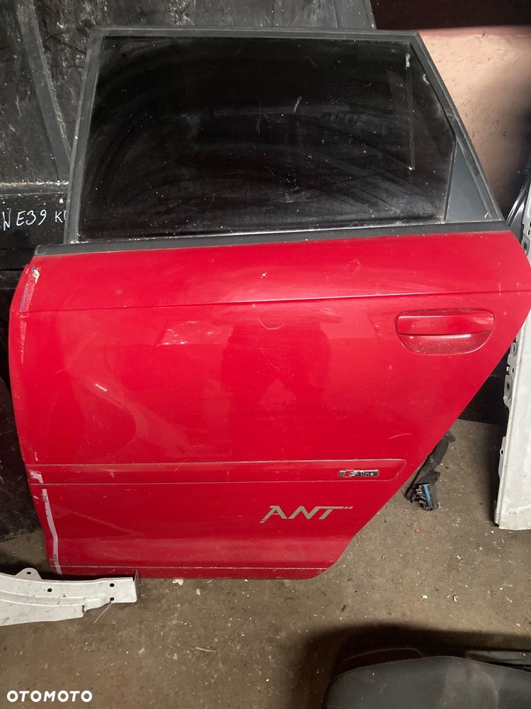 AUDI A3 8P SPORTBACK DRZWI LEWE TYL TYLNE
