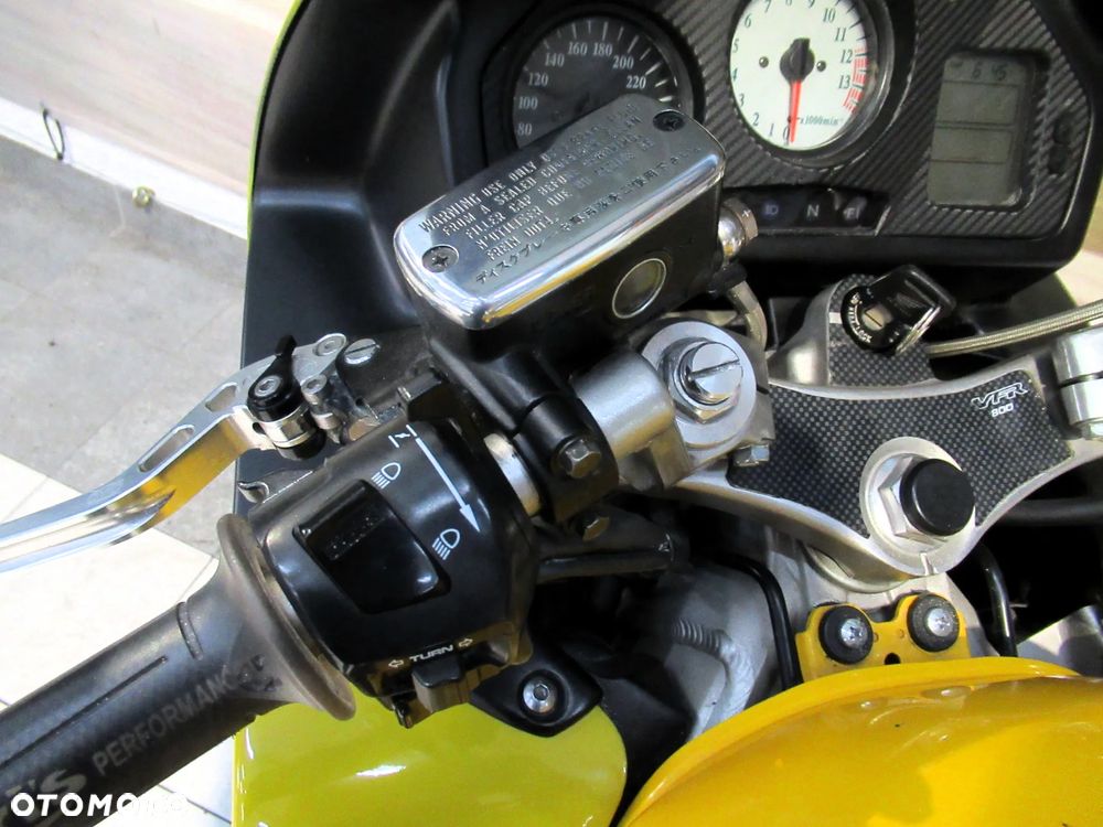 Honda VFR - 14