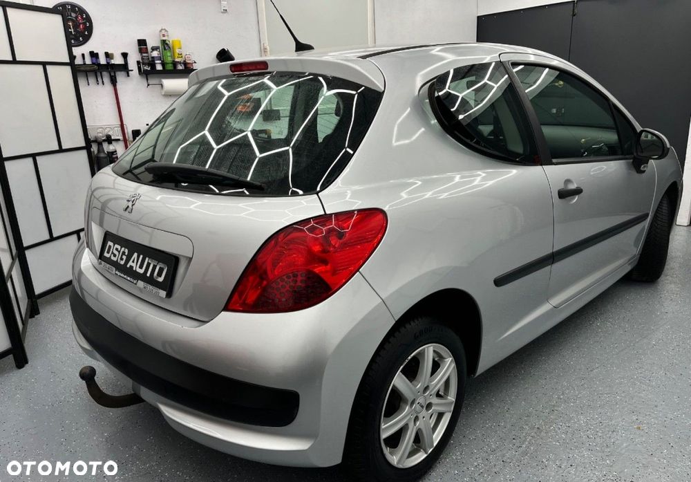 Peugeot 207 - 18