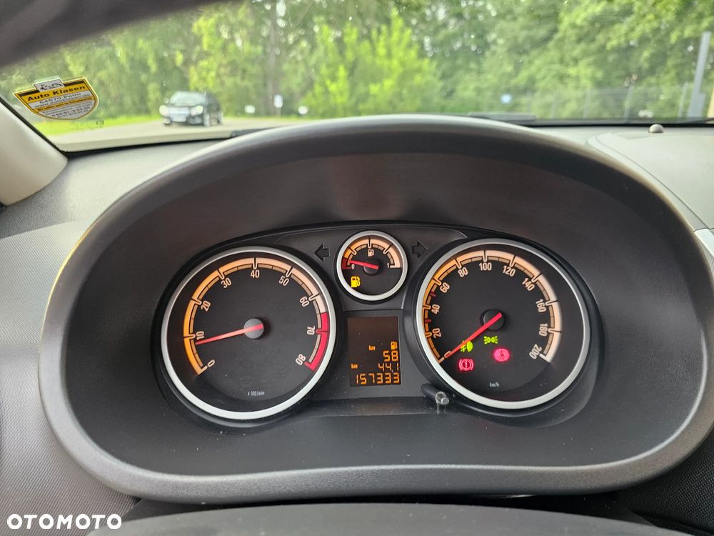 Opel Corsa 1.4 16V 150 Jahre - 19