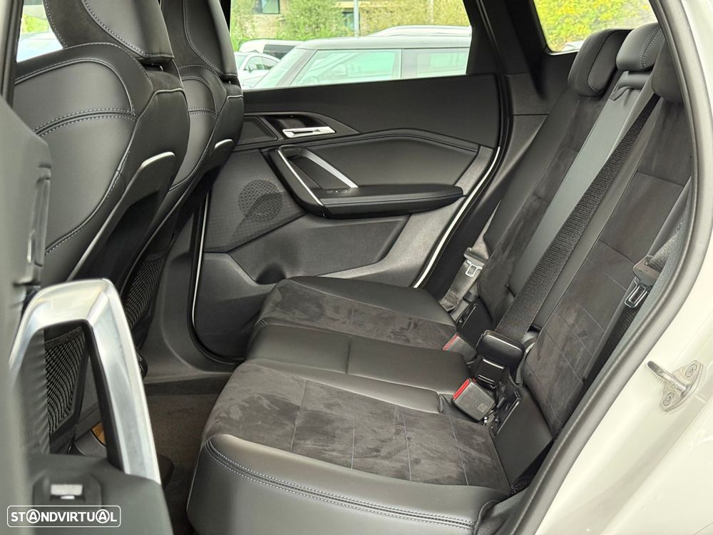 BMW iX1 eDrive20 Pack Desportivo M - 44